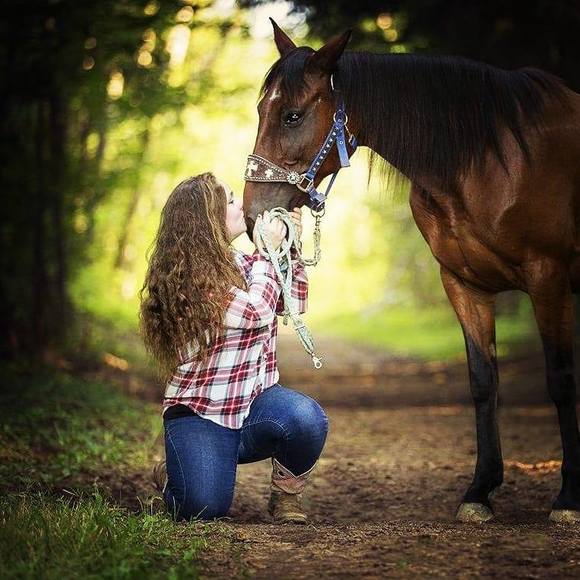 Meet your Posher, Julie - Picture 1 of 1